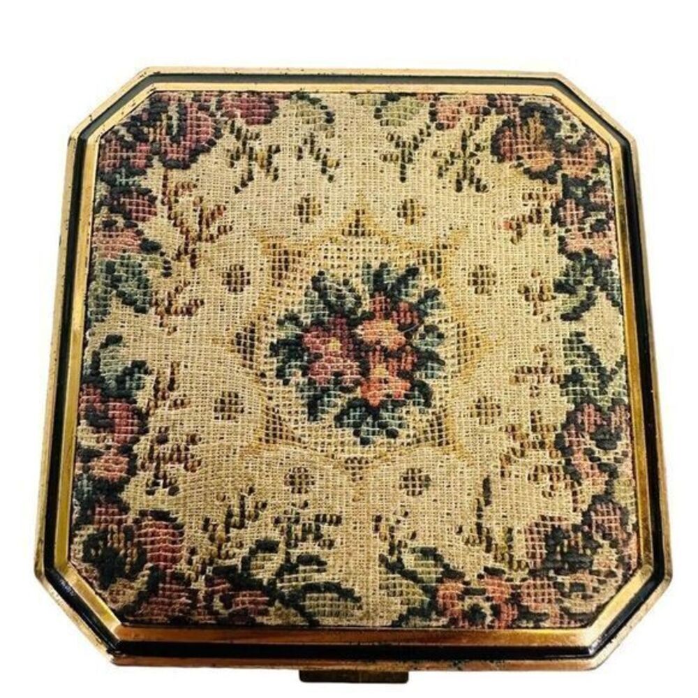 Vintage Elgin American‎ Embroidery Brass Compact Pink Floral 2.5" x 2.5"